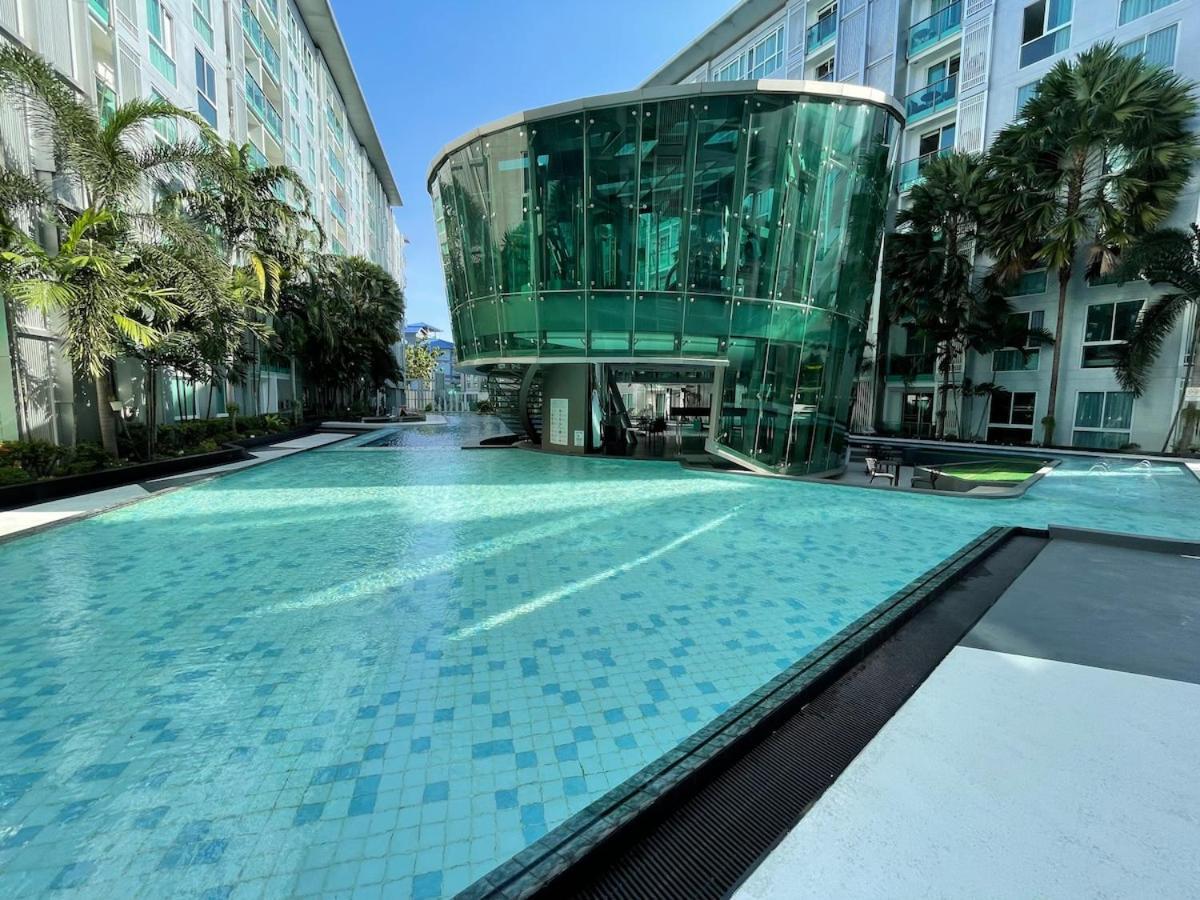 Stylish Condo with Blazing Fast Fiber Internet Pool Sauna Steam room Gym Guest Friendly — 4-Star Luxury Hotel in Pattaya, Thailand