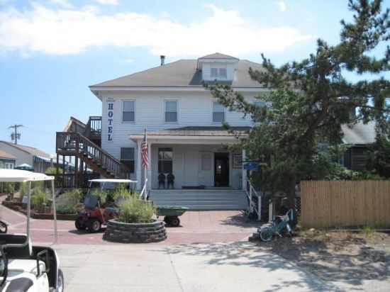 Fire Island Hotel - photo 2