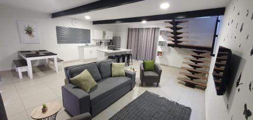 Wilgespruit Manor Flat — 4-Star Luxury Hotel in Roodepoort, South Africa