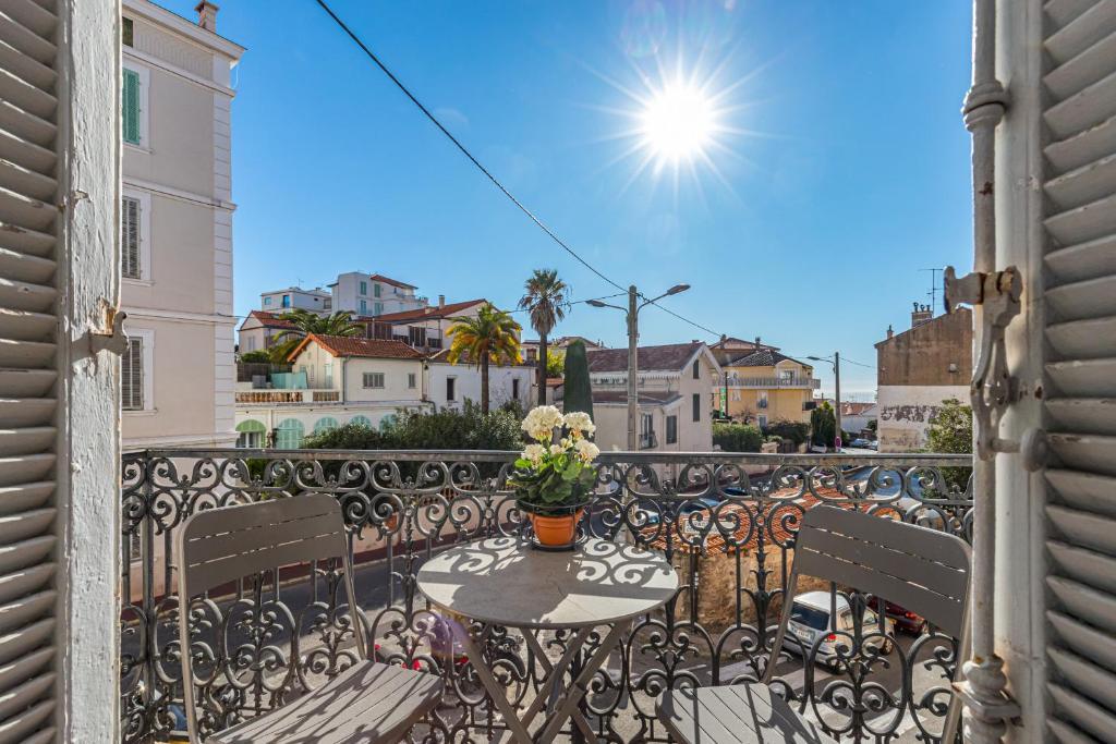 77 Avenue de Grasse - last minute hotel in Cannes