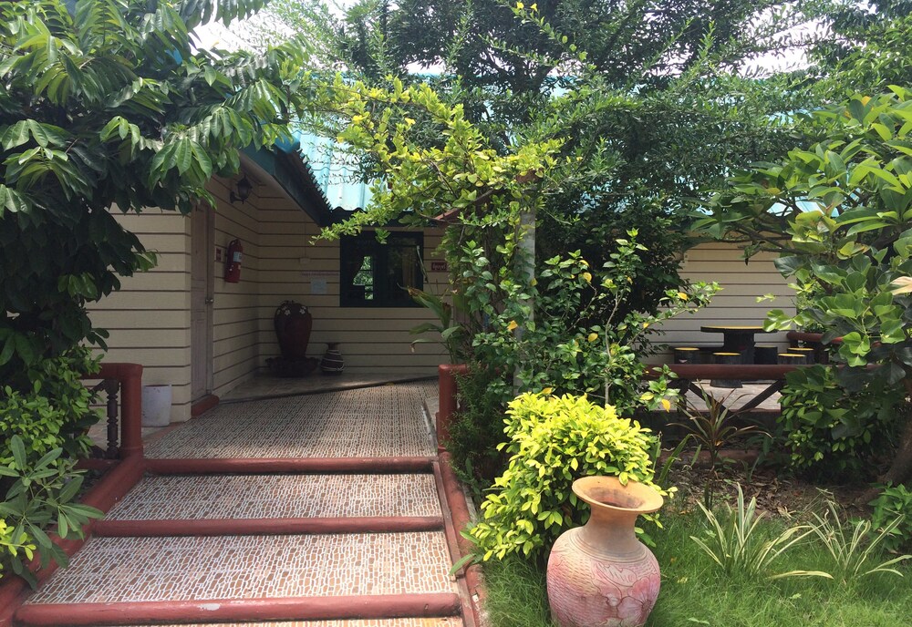 Mookda Budsara Resort — hotel in Ban Phai