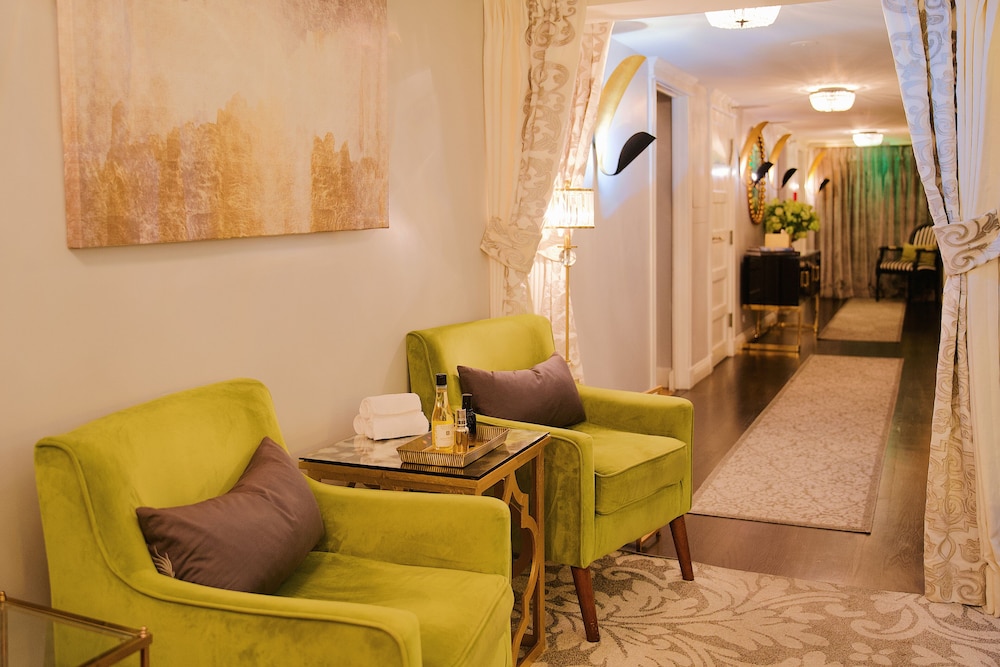 The Oxford Hotel - photo 6