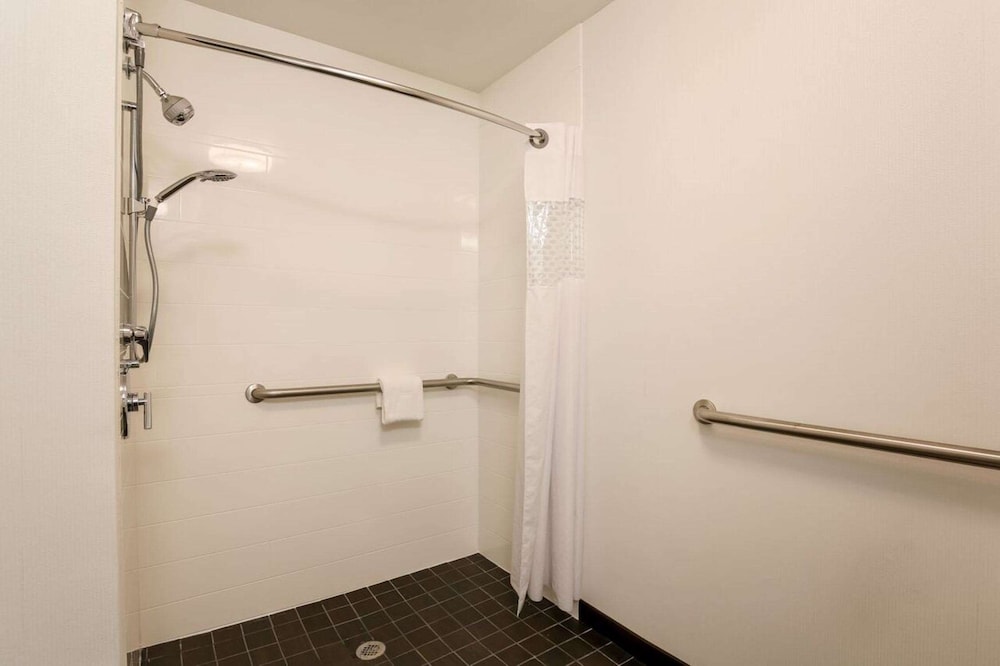 Hampton Inn By Hilton Memphis Southwind - photo 18