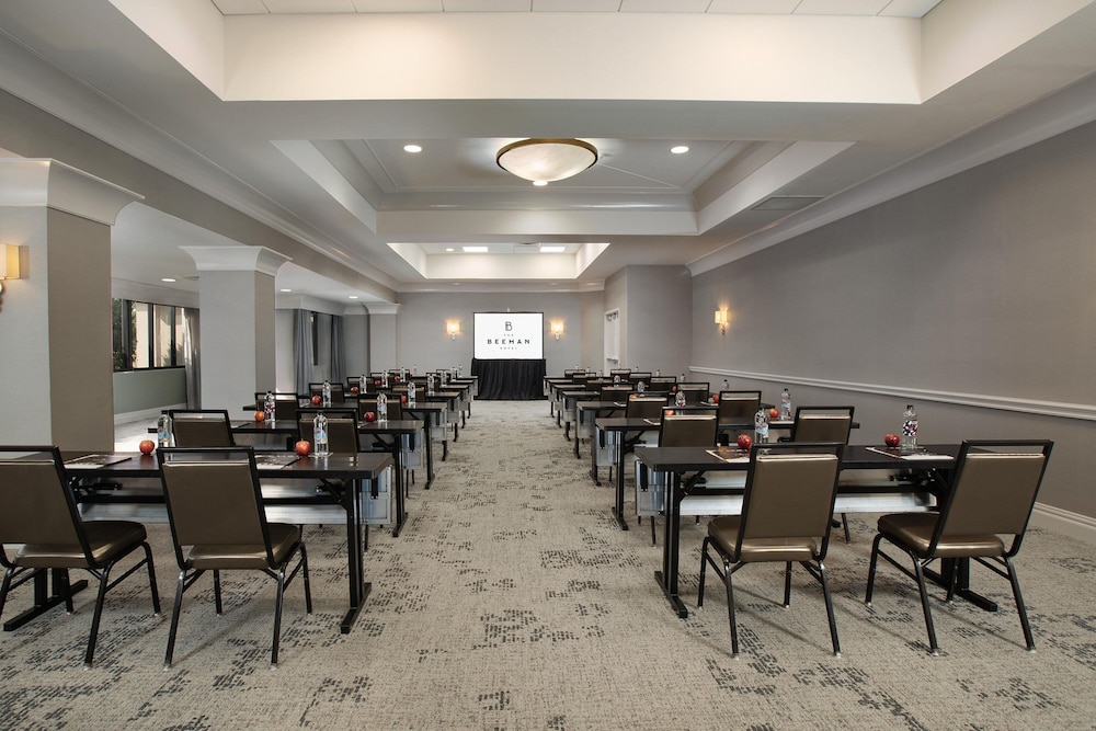 The Beeman Hotel - photo 50