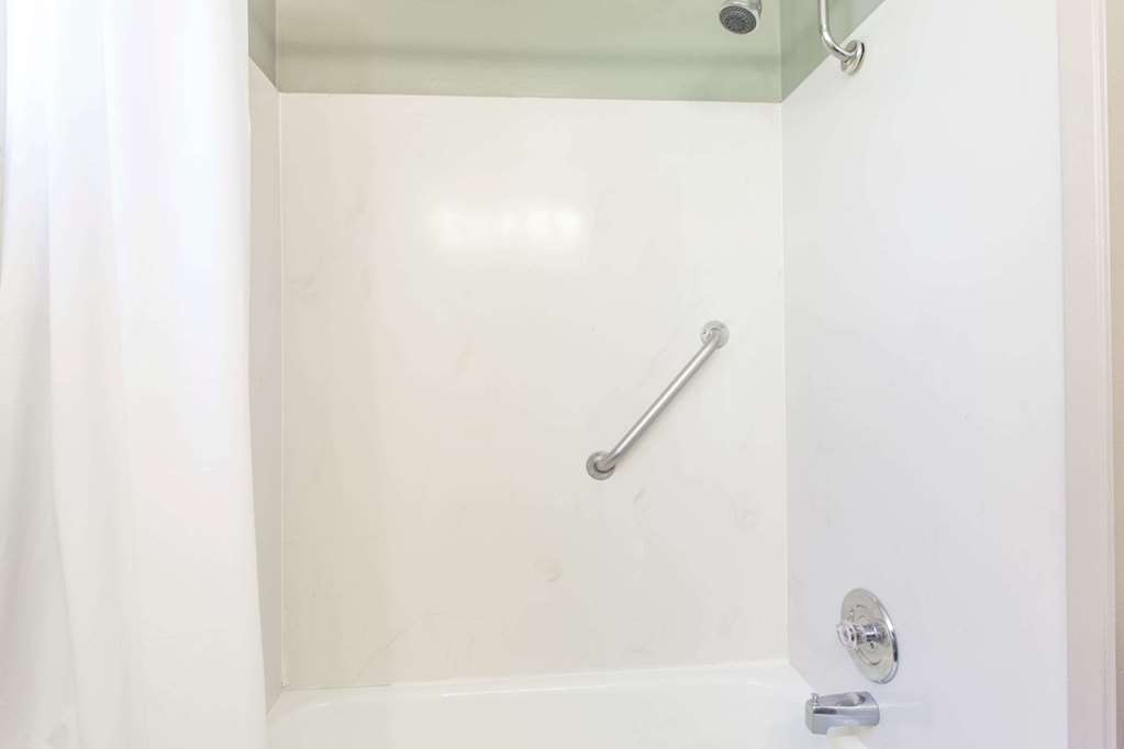 Travelodge by Wyndham Everett City Center - photo 6