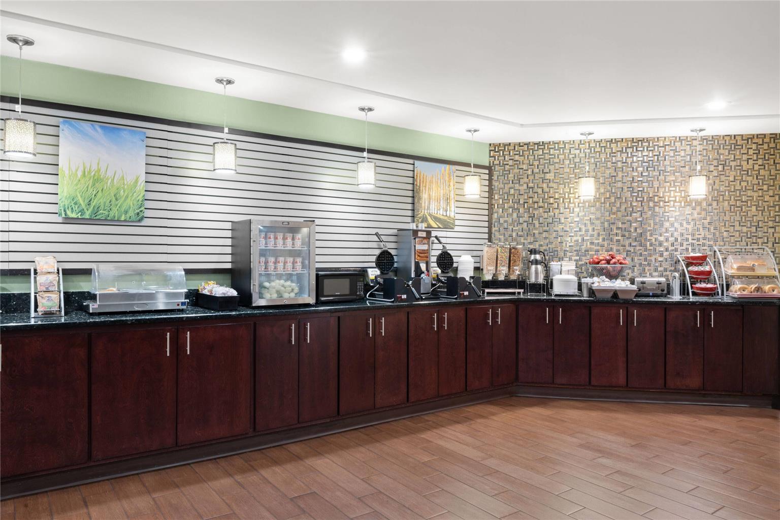 La Quinta Inn & Suites by Wyndham Florence - photo 83