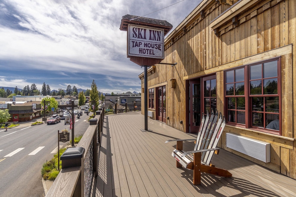 Ski Inn Taphouse Hotel - photo 20