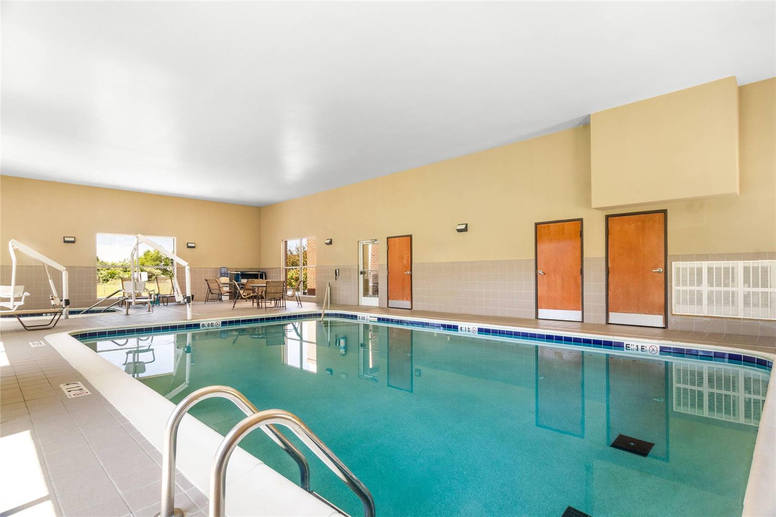 Comfort Suites Mount Vernon - photo 35