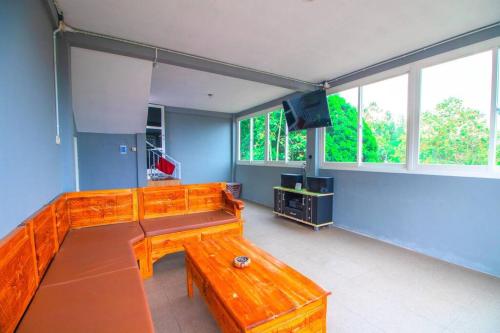 Andela Private Pool with Rooftop & Karaoke
