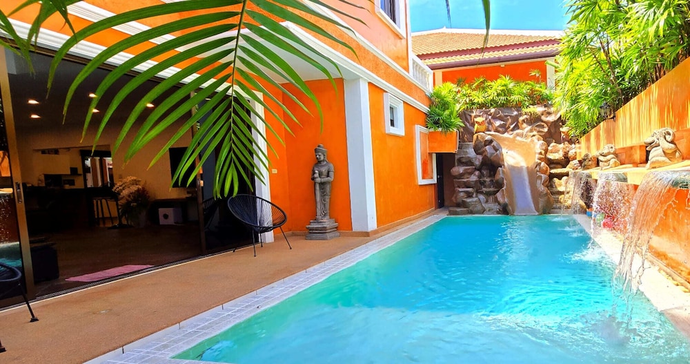 HIDELAND Luxury Pool Villa Pattaya Walking Street — 5-Star Luxury Hotel in Pattaya, Thailand