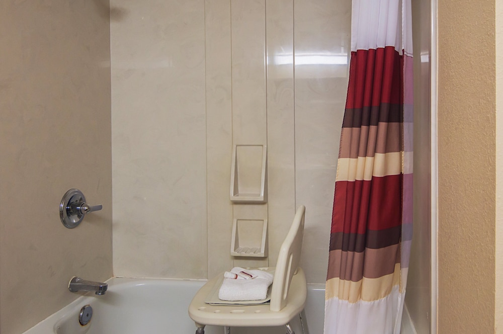 Red Roof Inn Lubbock - photo 16