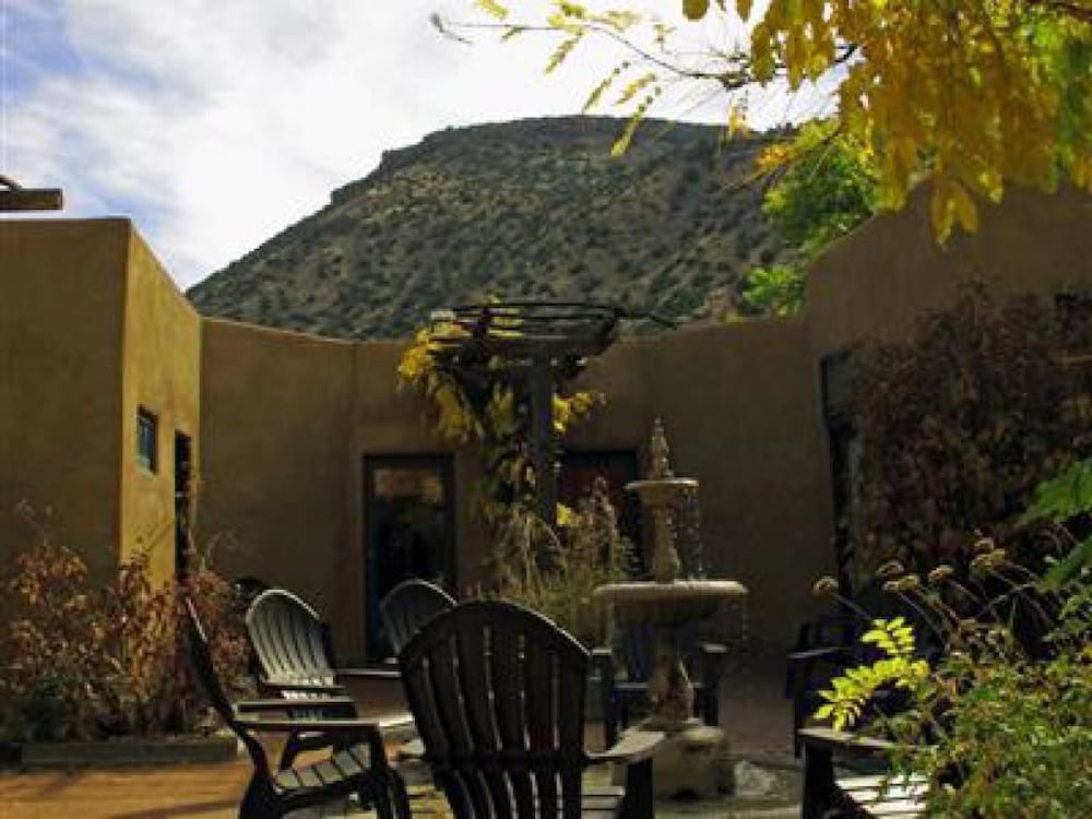 The Abiquiu Inn - photo 38