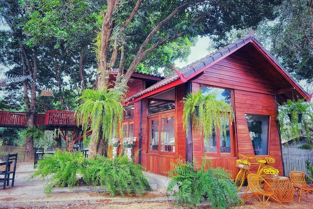Inthawa Resort — hotel in Vientiane