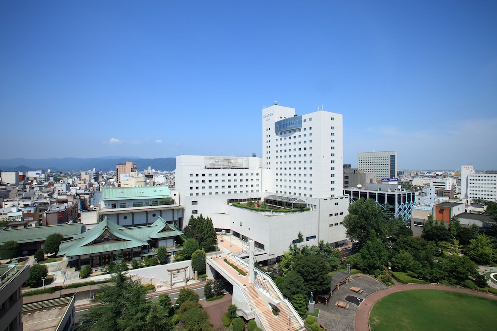 Hotel Fujita Fukui - carbon neutral hotel in Awara