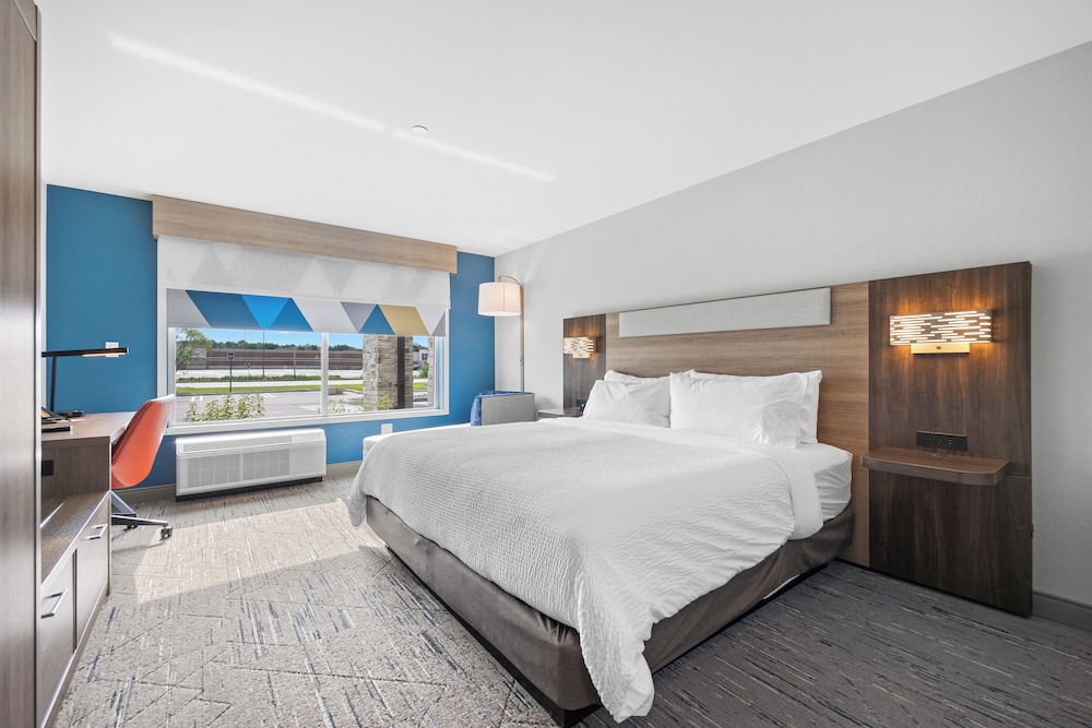 Holiday Inn Express & Suites Marinette by IHG - photo 6