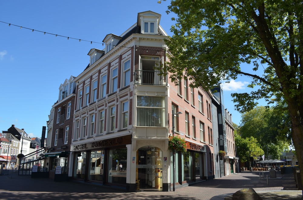Hotel Tongerlo — hotel in Roosendaal