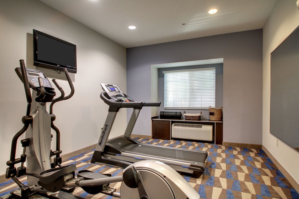 Microtel Inn & Suites Tuscaloosa Near University - photo 20