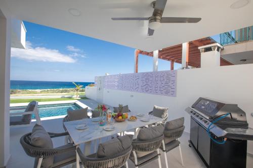 Artizan Seafront Villa 5