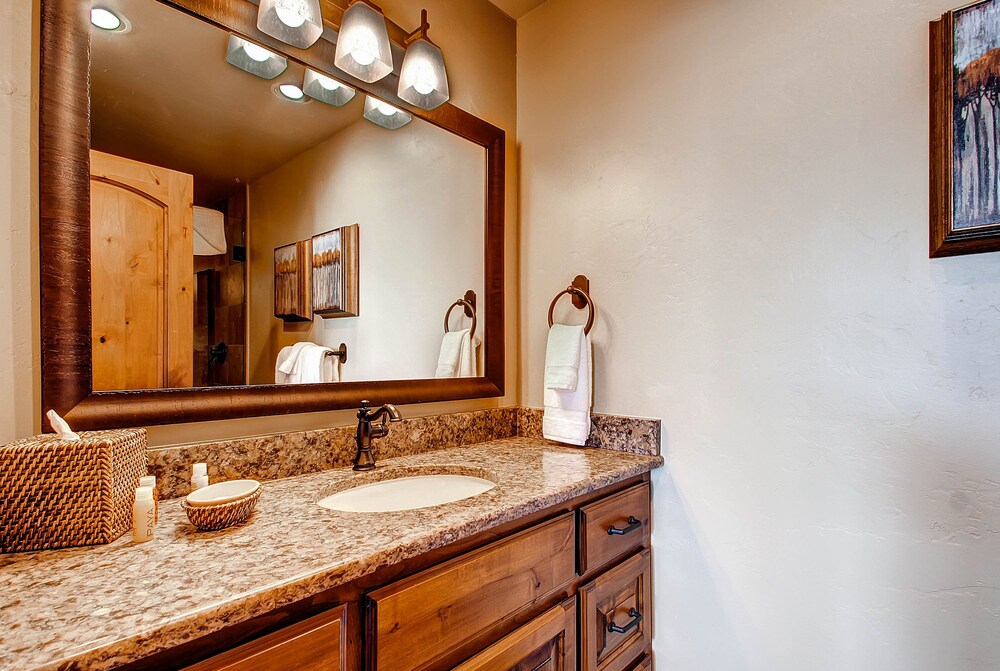 Highlands Slopeside by East West Hospitality - photo 348