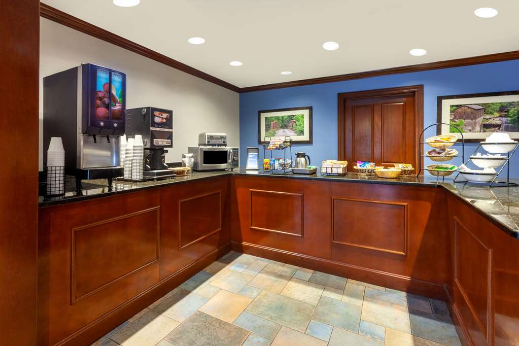 Days Inn by Wyndham Austintown - photo 34