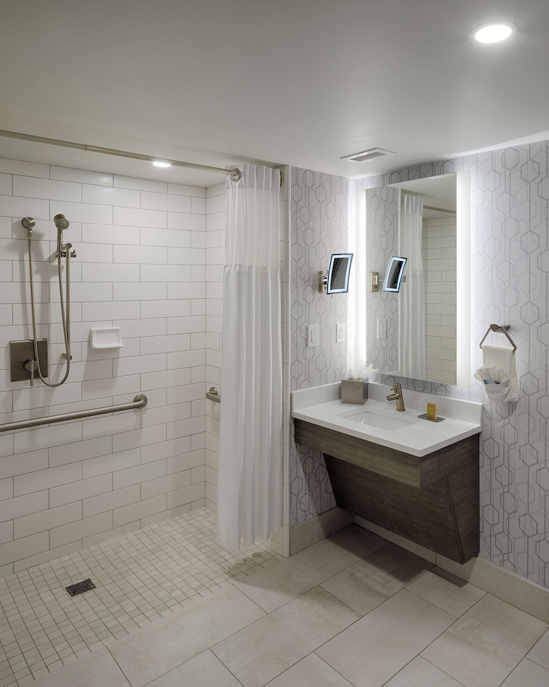 The Kingsley Bloomfield Hills a DoubleTree by Hilton - photo 62