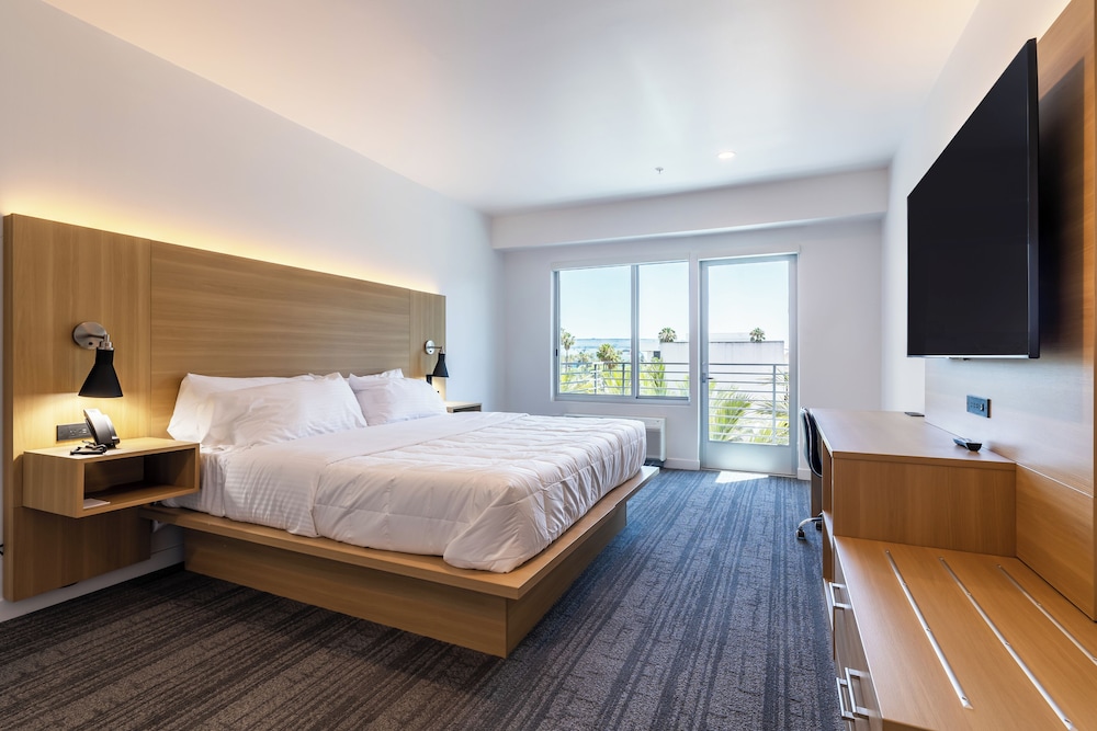 Hotel Mai Downtown Long Beach - photo 34
