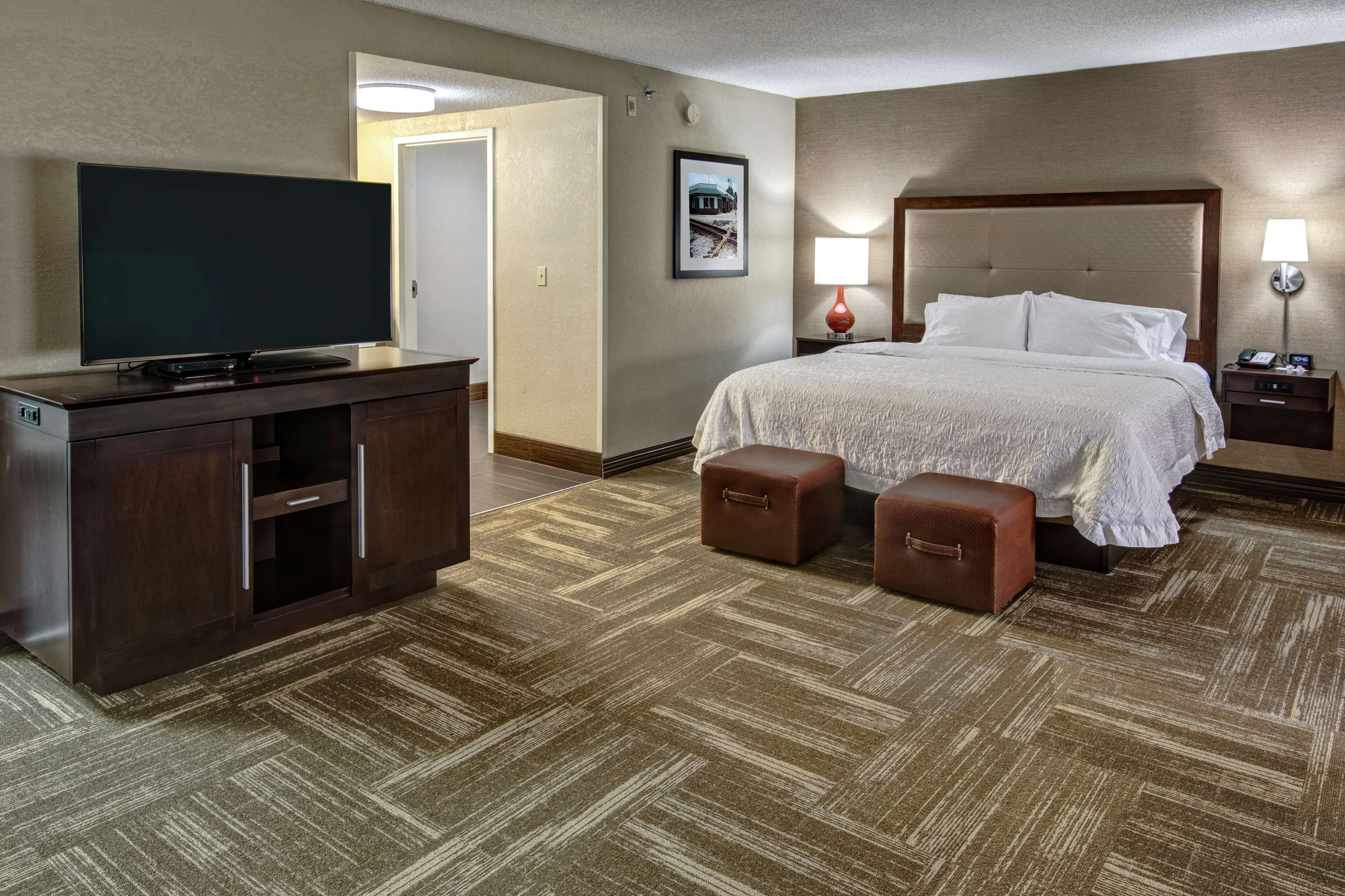 Hampton Inn Corinth - photo 11