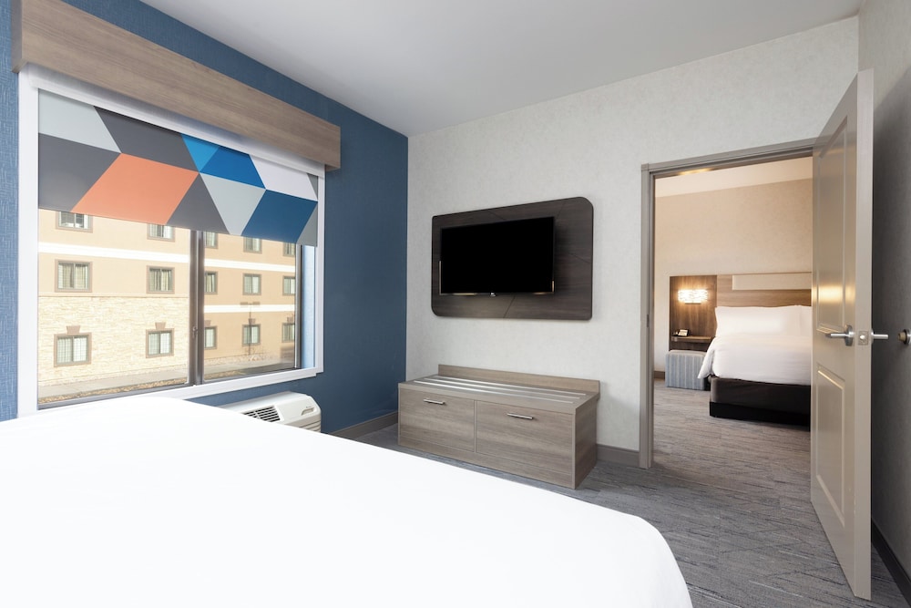 Holiday Inn Express Hotel & Suites Missoula by IHG - photo 17