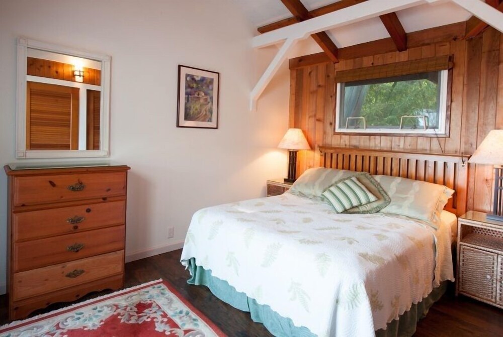 Hale Kukui Orchard & Cottages - photo 8
