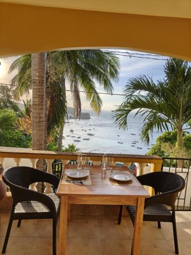 Studio apartment with ocean views and pool — 4-Star Luxury Hotel in Puerto Galera, Philippines