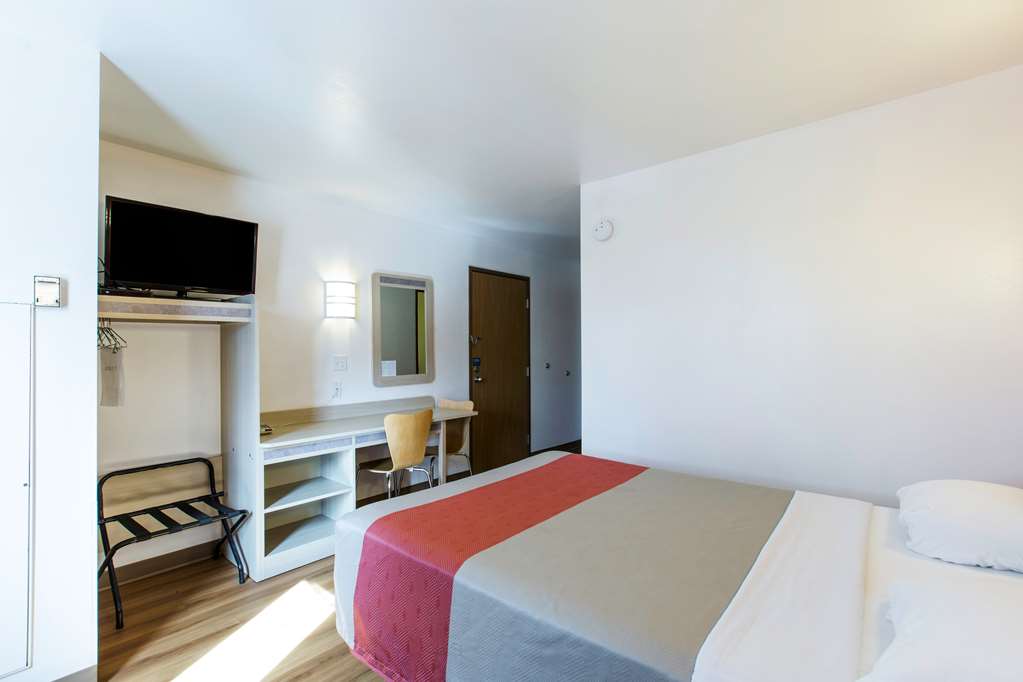 Motel 6 Baraboo WI Lake Delton - photo 20