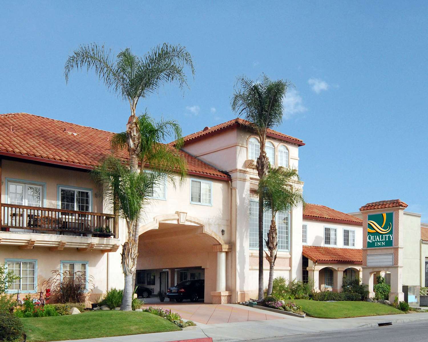 Near City of Hope - carbon neutral hotel in Monrovia