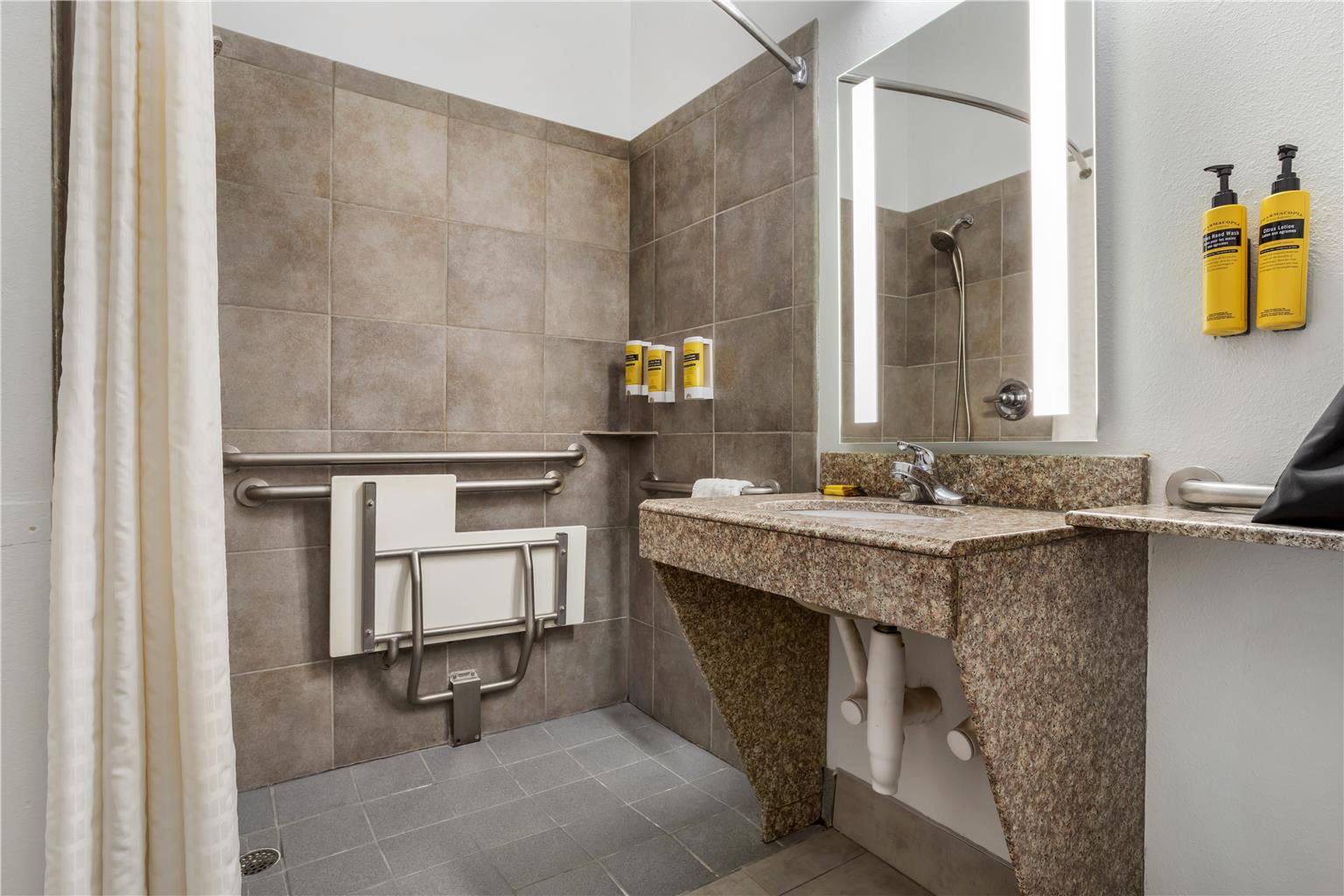 Best Western Plus New Caney Inn & Suites - photo 31