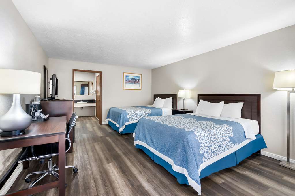 Econo Lodge Panguitch near Bryce Canyon - photo 19
