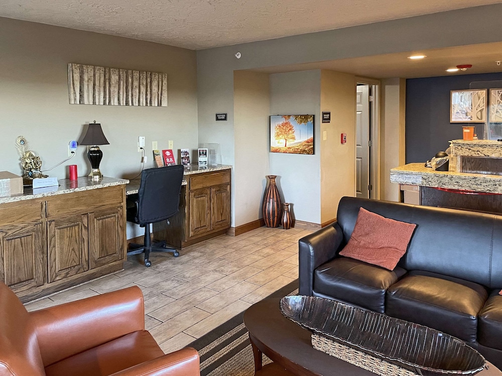 Quality Inn Clinton North - photo 3