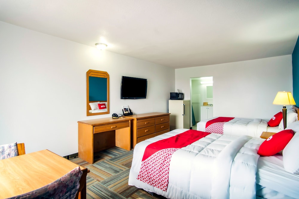 OYO Hotel Hutchinson West 4th Ave - photo 11
