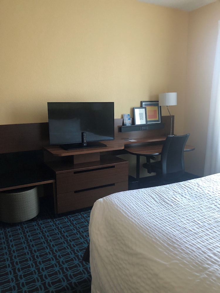 Fairfield Inn & Suites by Marriott Detroit Lakes - photo 11
