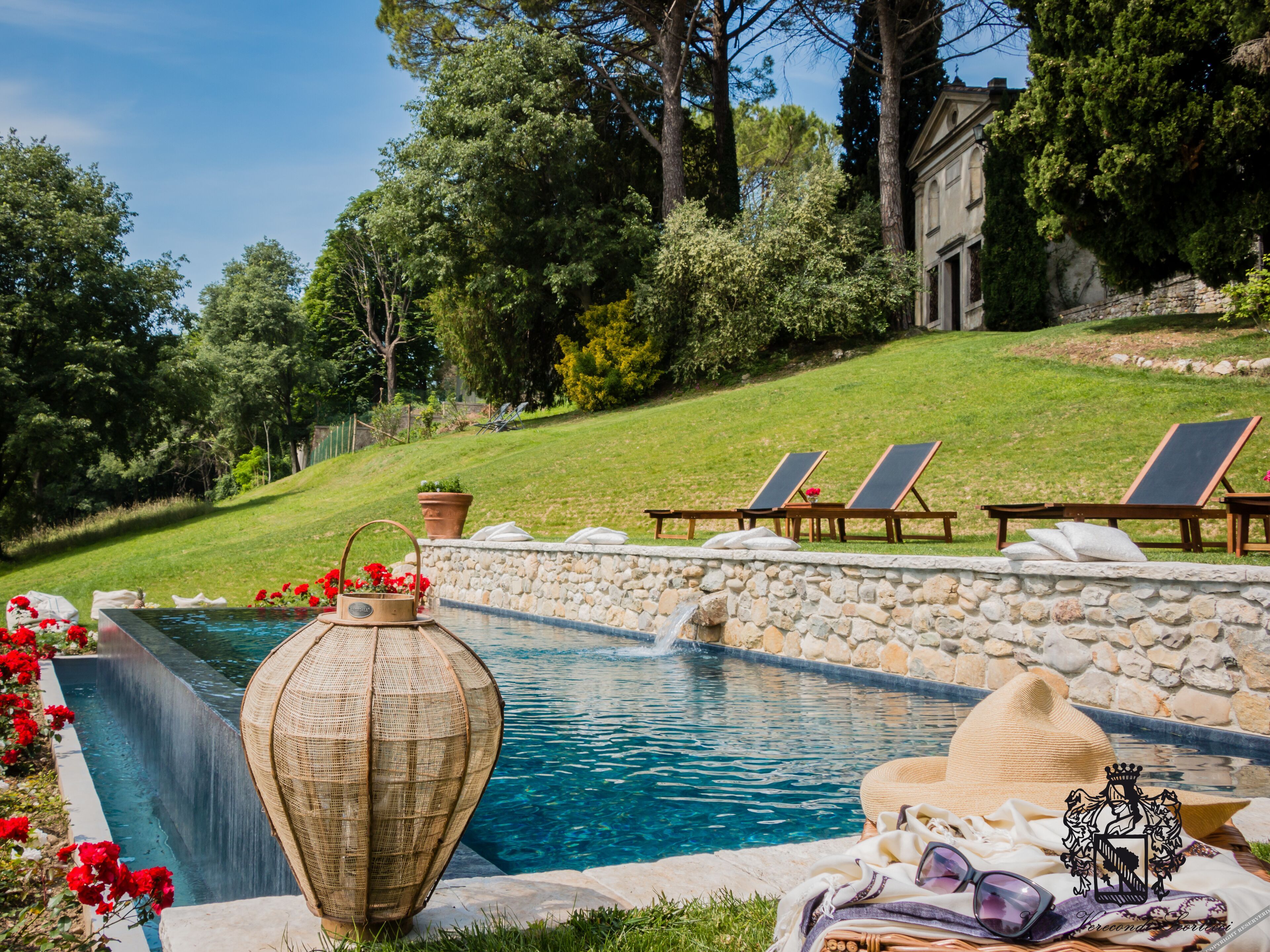 Villa Verecondi Scortecci — 4-Star Luxury Hotel in Colle Umberto, Italy