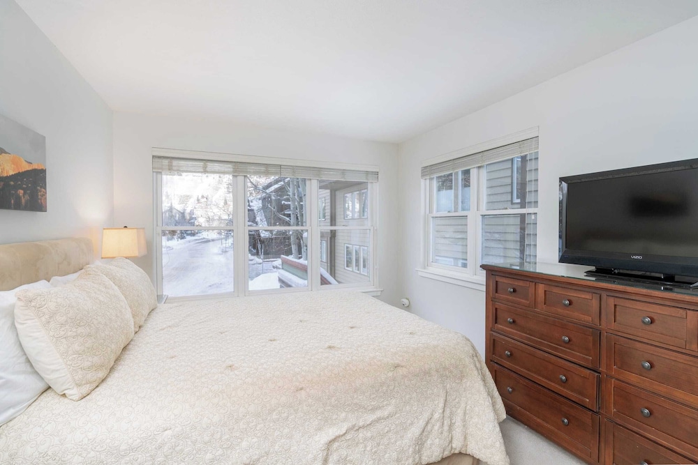 Etta Place One - photo 8