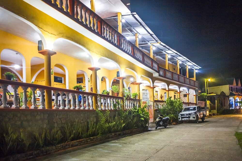 Hotel San Miguel — hotel in Flores