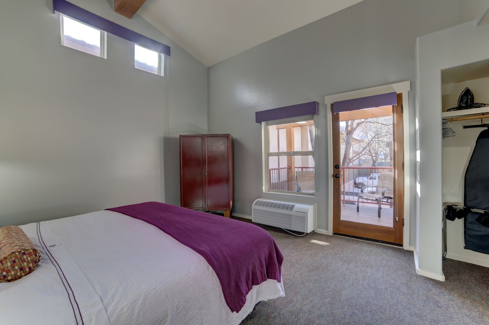 The Gonzo Inn - photo 11