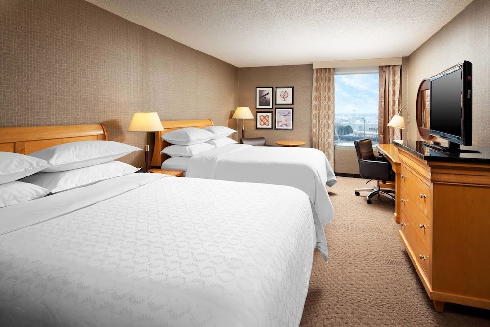 Sheraton Cleveland Airport Hotel - photo 10