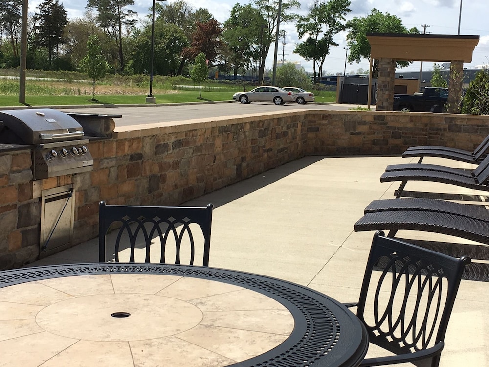 Hampton Inn & Suites Sandusky Milan - photo 34
