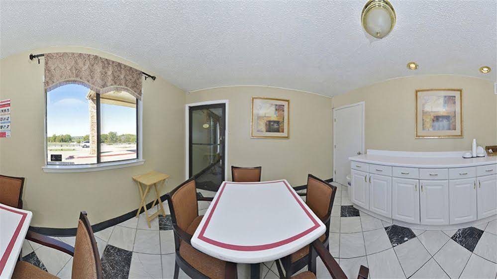 Americas Best Value Inn Red Oak - photo 9