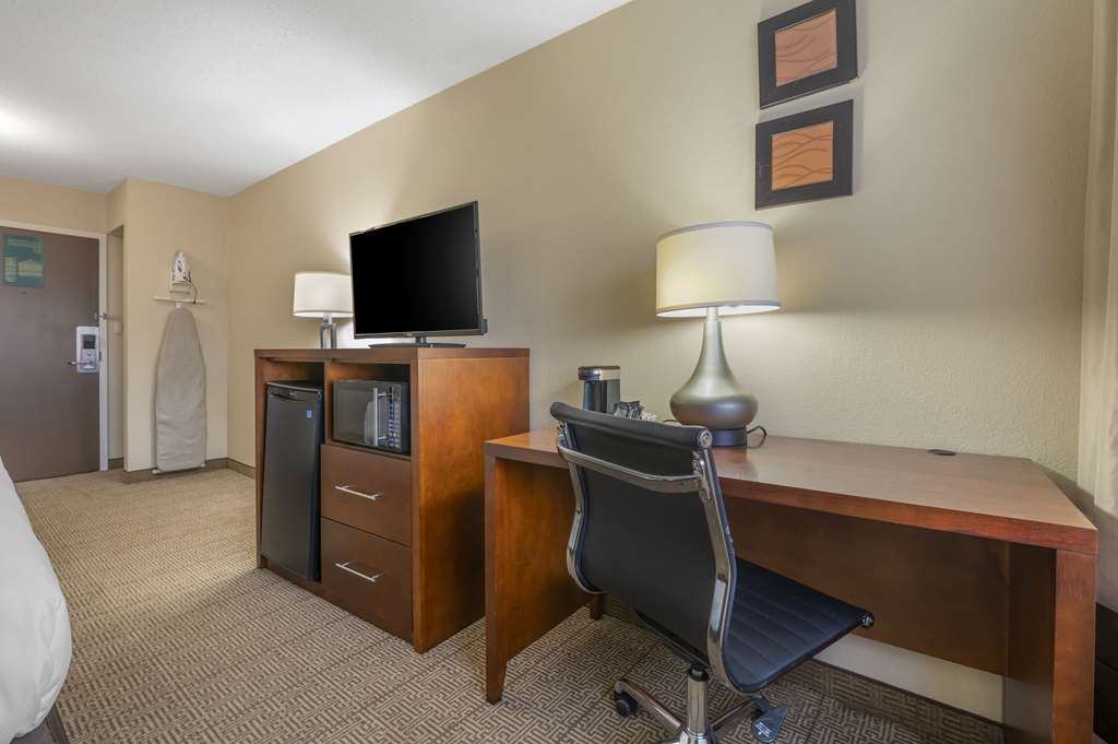 Comfort Inn & Suites Indianapolis Northwest College Park - photo 12