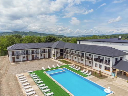 Romantik - carbon neutral hotel in Solotvyno