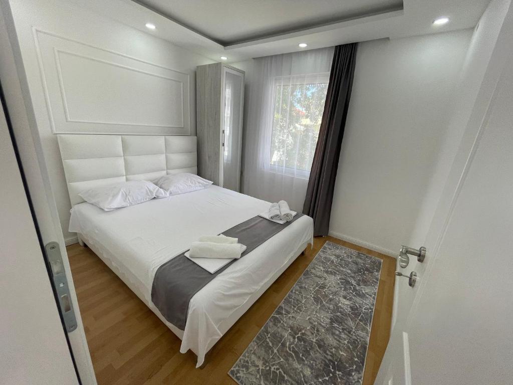 Days Inn Long Beach — 4-Star Luxury Hotel in Ulcinj, Montenegro