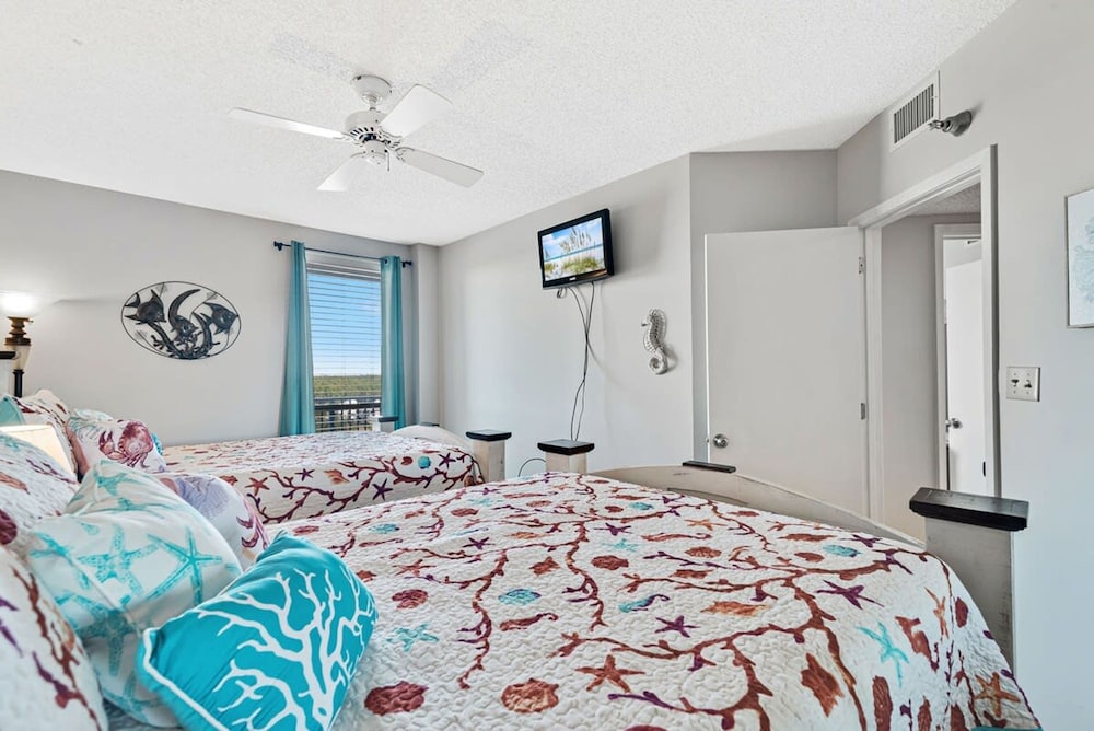 Windward Pointe 804 Sleeps 10 Beachfront Resort Amenities - photo 20
