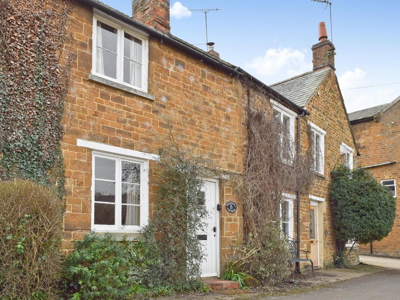 Squirrel Cottage — 4-Star Luxury Hotel in Hook Norton, United Kingdom