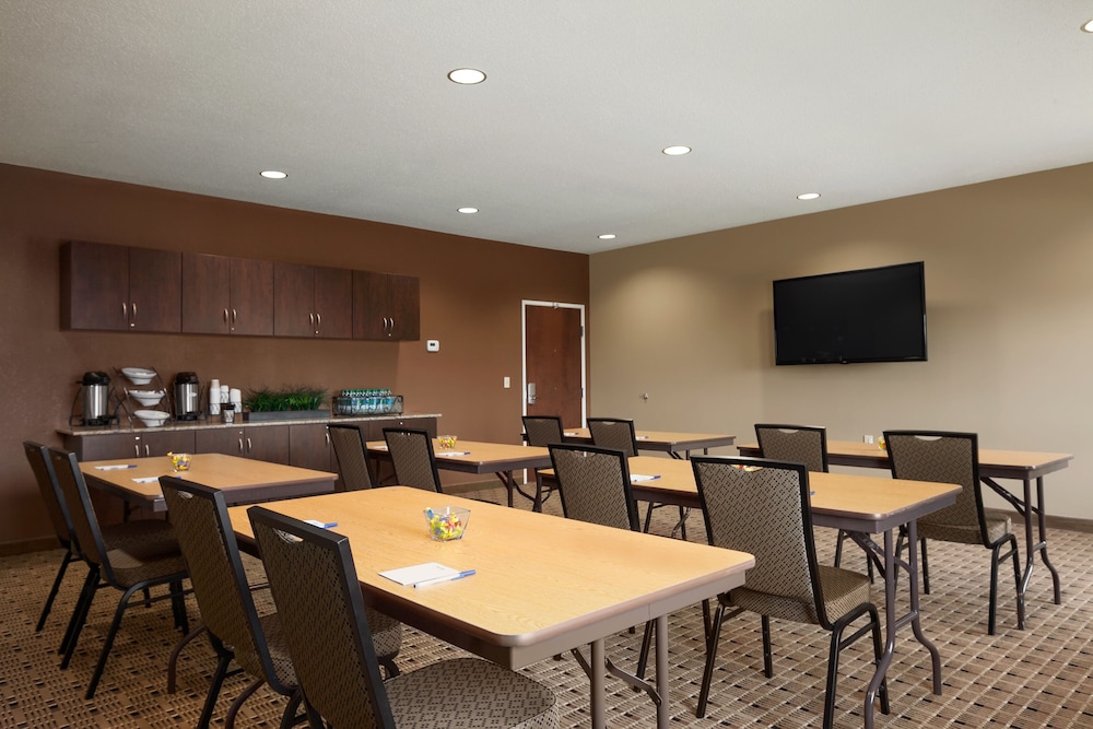 Microtel Inn & Suites by Wyndham Wheeling at Highlands - photo 24